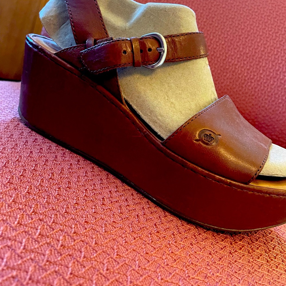 Born Platform Leather Sandals